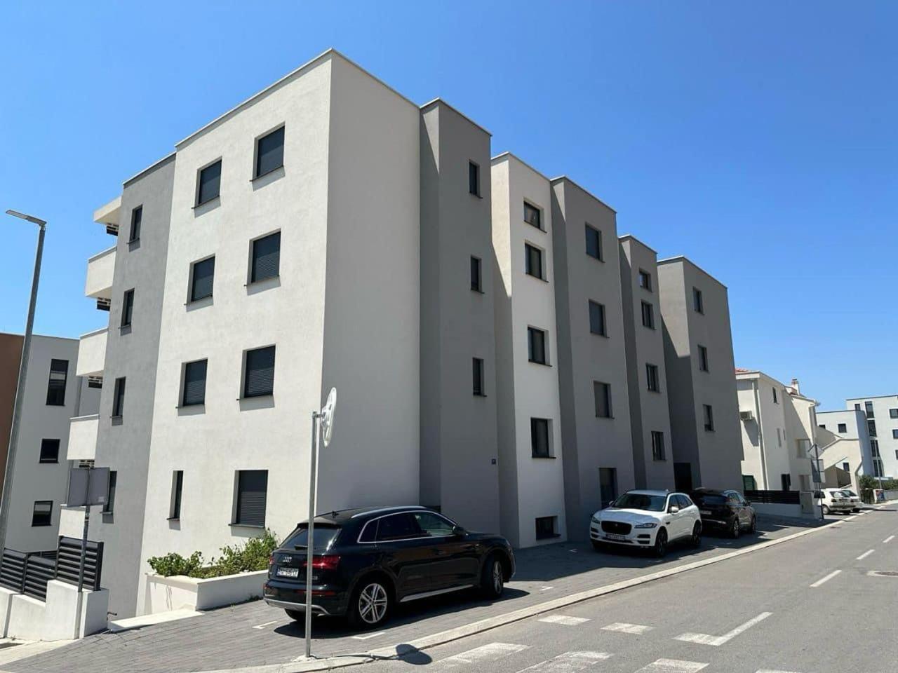 Lea, Apartament
