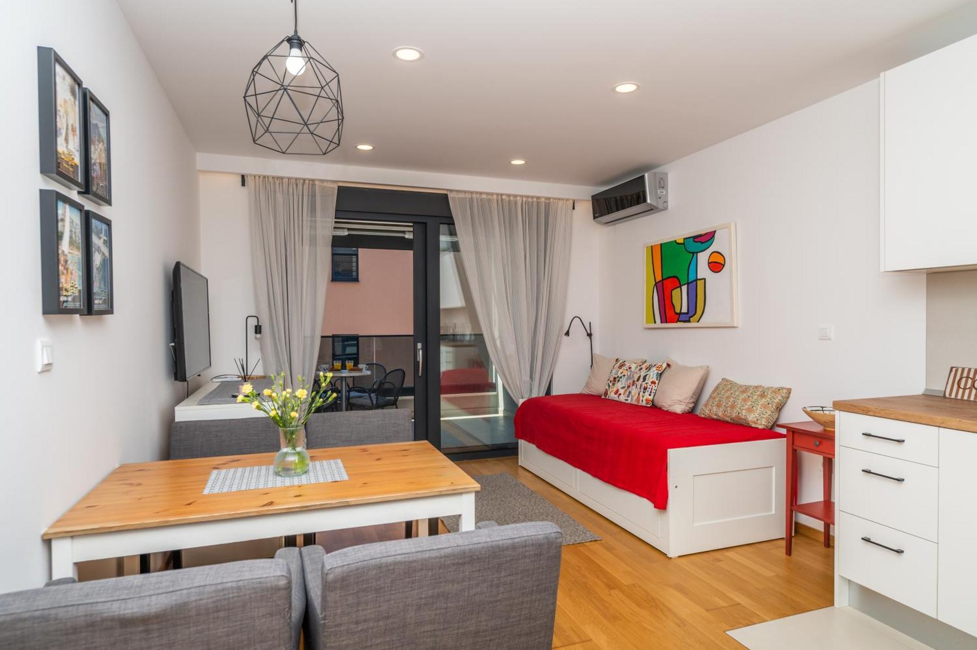 Lea, Apartament *