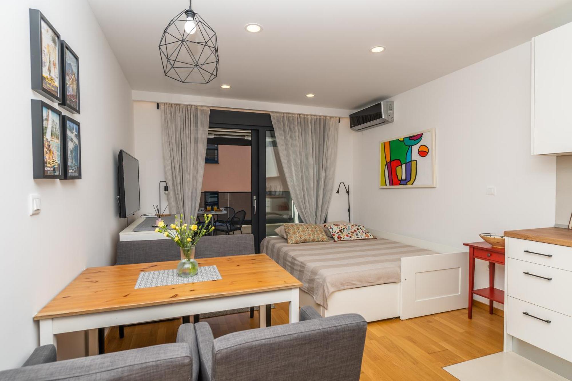 Apartament Lea, *