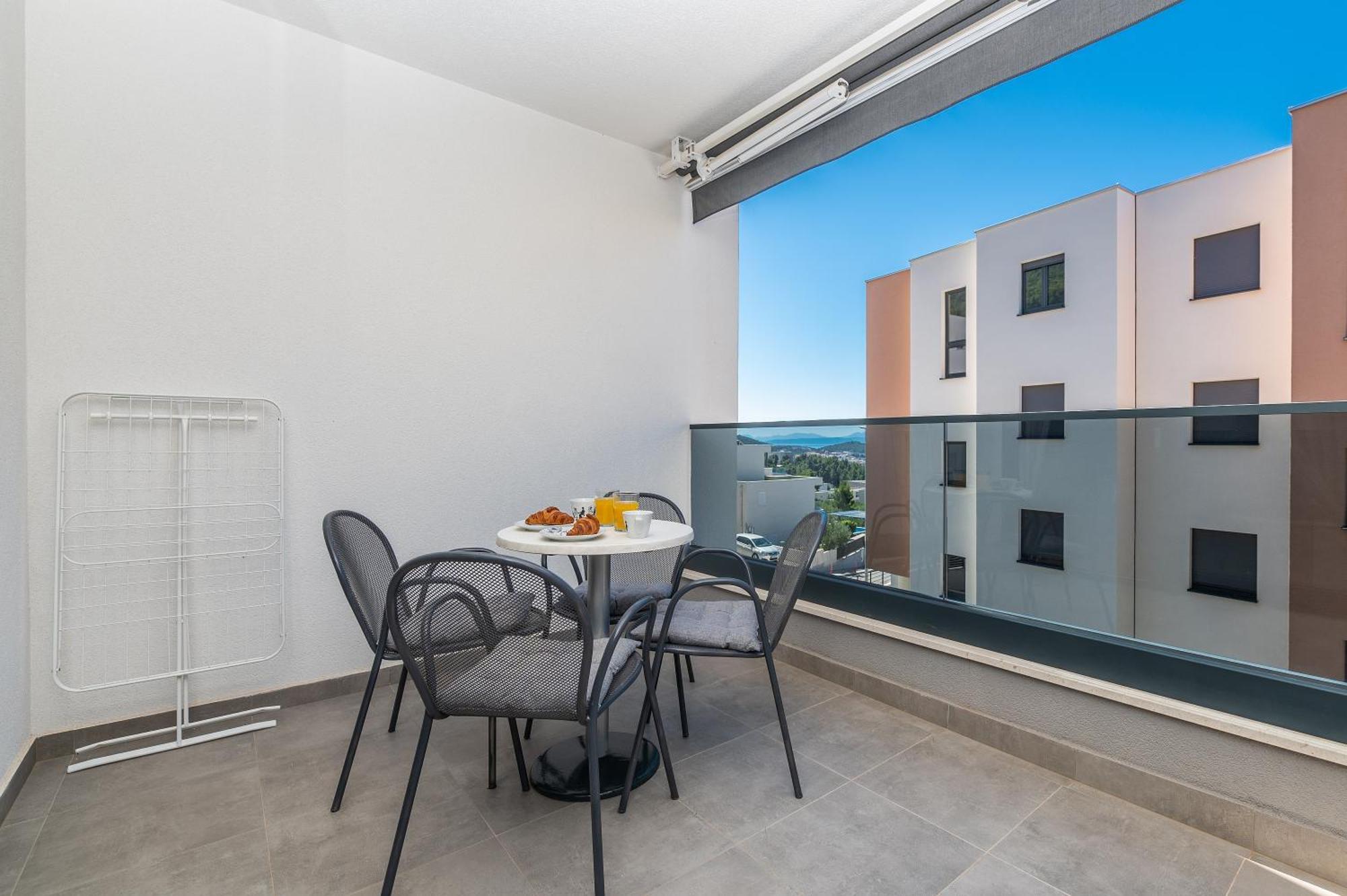 Lea, Apartament *